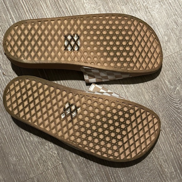 NFS—SOLD ELSEWHERE!!! VANS *UNISEX* NUDE CHECKERED SLIDES! - Picture 3 of 4